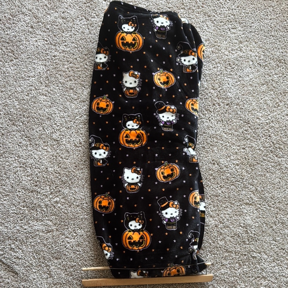 Hello Kitty Halloween Blanket